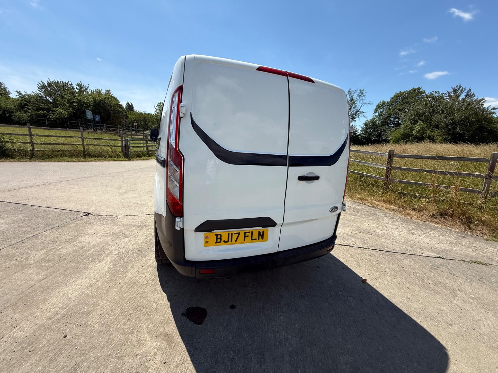 Ford Transit Custom 2.0 TDCi 290 L1 H1 5dr — photo 57 of 84
